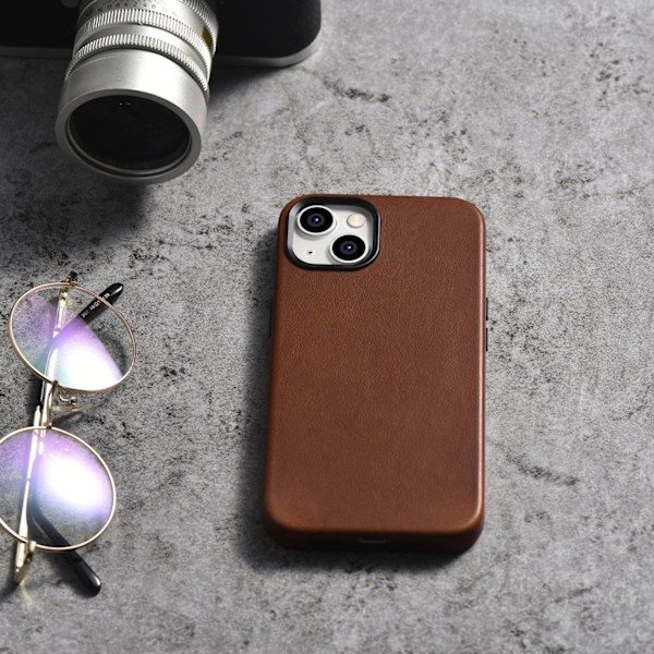 iPhone 14 Plus magneettinen nahkakotelo MagSafe Oil Wax Premium Leather Case ruskealla