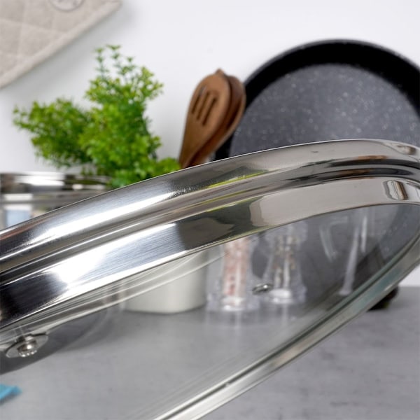 Glaslock med stålram, plast handtag och ångöppning