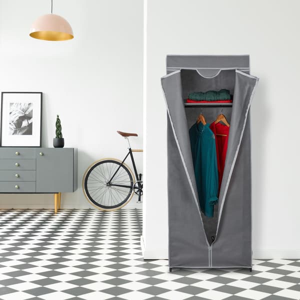 Stofgarderobe med bøjlestang
