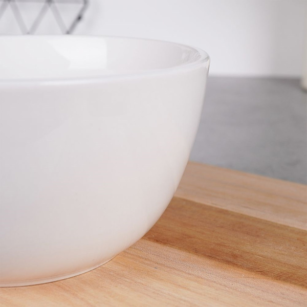 Alsidig porcelænsskål 950 ml, tåler opvaskemaskine og mikroovn