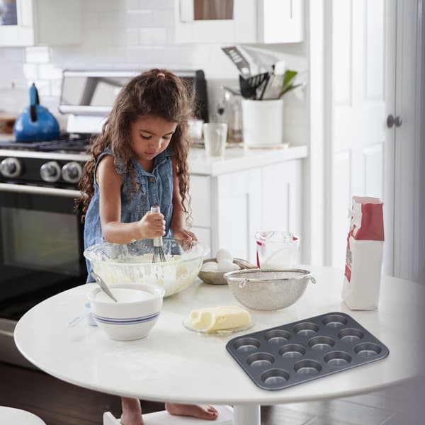 Sæt med 12 muffinsforme i sæt af 2