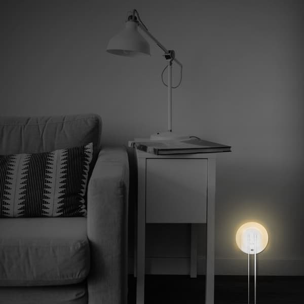 LED-natlampe med skumringssensor og 18W USB-oplader