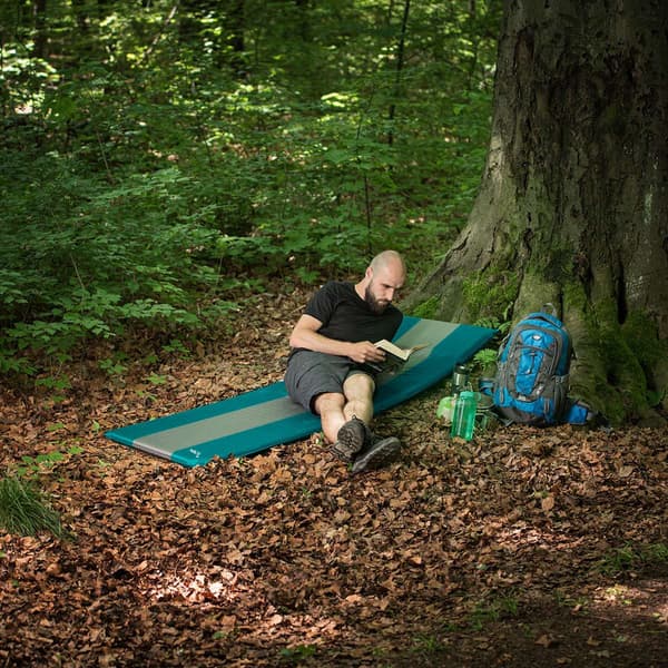 Selvoppustelige campingmåtte, turkis-grå