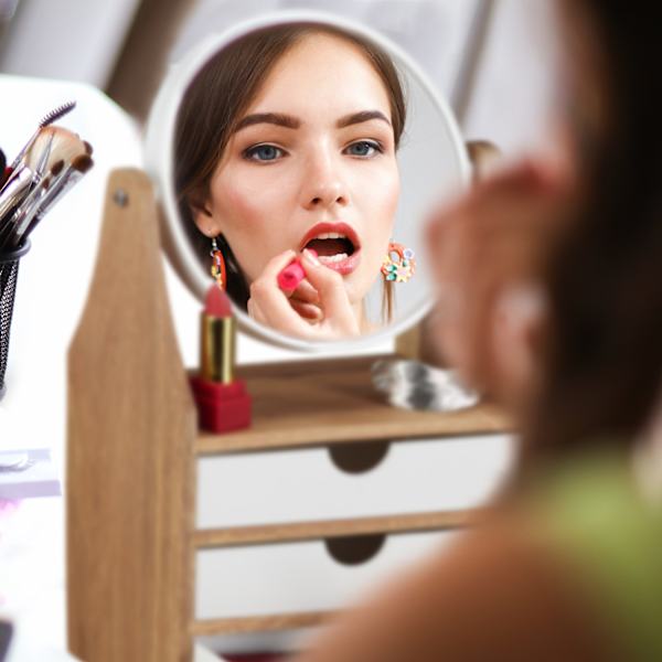 Makeup opbevaring med spejl