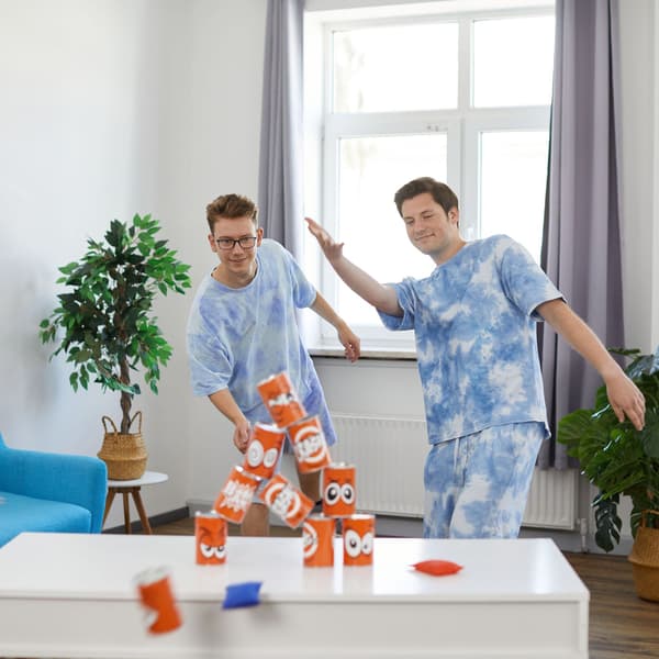 Voi heittää lapsille