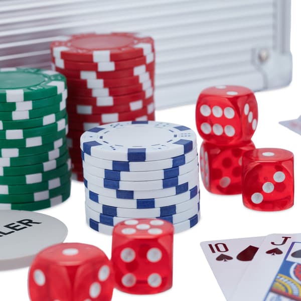 Pokerkasse med 100 chips