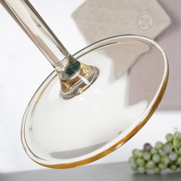 Elegant Vinglas i Bärnsten med Guldkant för Vitt & Rött Vin