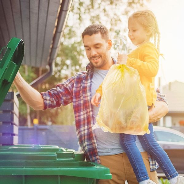 10 kpl keltaisia ​​roskapusseja 40L HDPE sitruunatuoksulla ja kiristysnyörillä