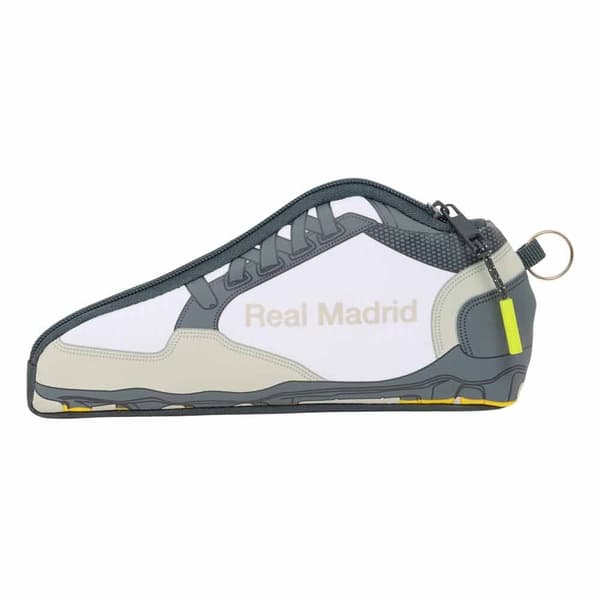 Real Madrid Slipper Pennfodral, 25/26 Design