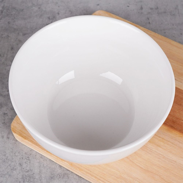 Alsidig porcelænsskål 950 ml, tåler opvaskemaskine og mikroovn