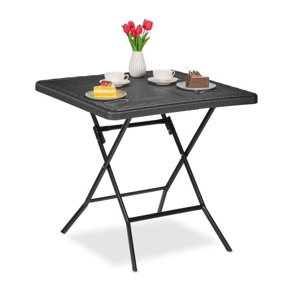 Trädgårdsbord i trälook