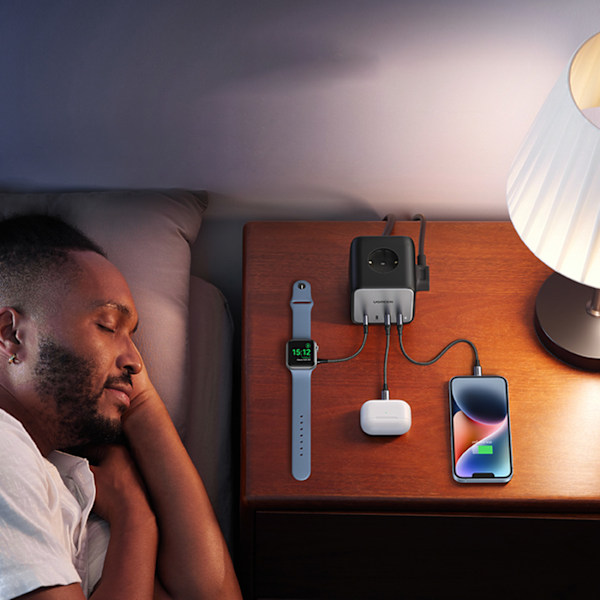 AC 240V GaN jatkojohtolaturi 2x USB-C 2x USB-A 3x AC 240V - musta