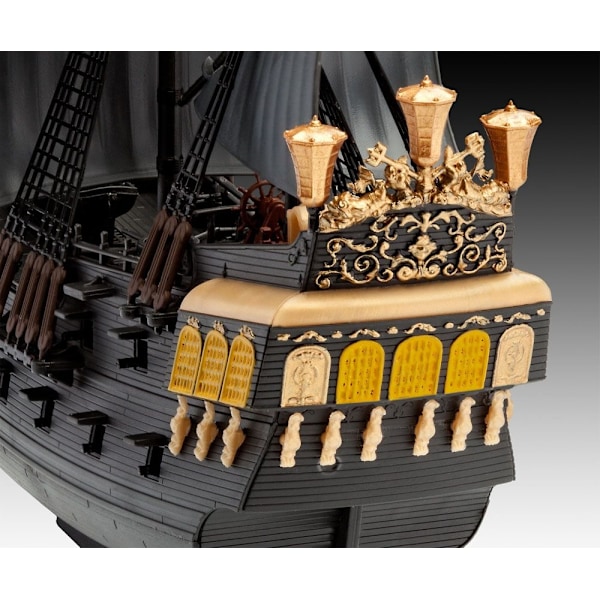 Pirates of the Caribbean Dead Men Tell No Tales Easy-Click Model Kit 1/150 Black Pearl 26 cm