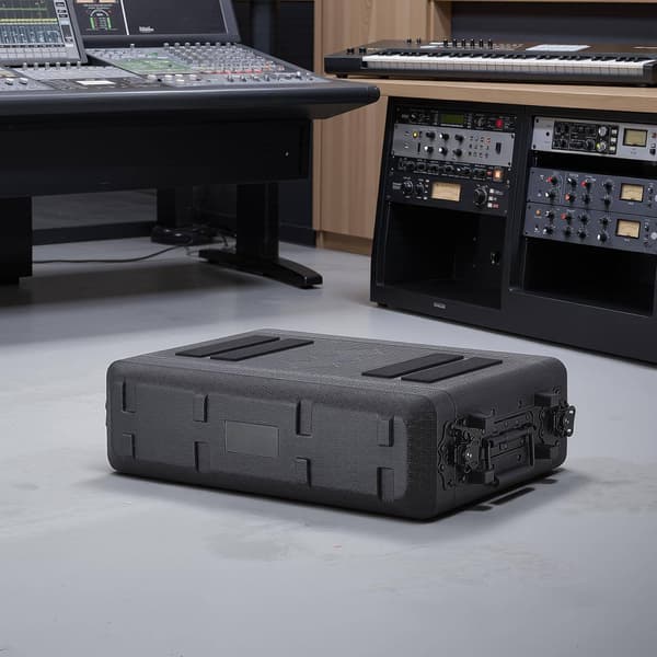 2U rackmonteret flightcase, 260 mm dybde, mikrofonopbevaring