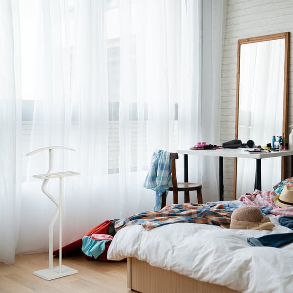 Betjänad kostymställ, 107 cm, Vit, Stål/Träeffekt