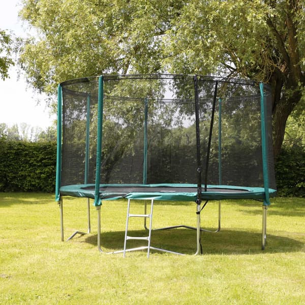 Tikkaat trampoliinille