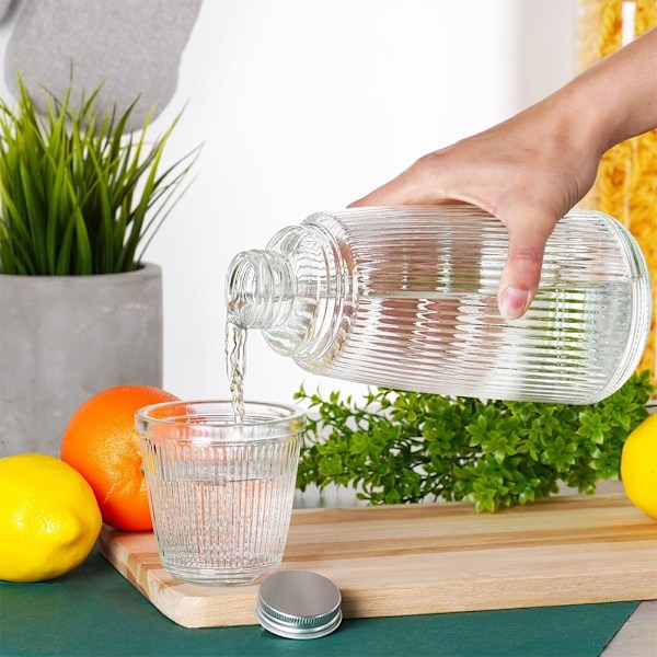 Set för servering: Glas och förslutningsbar karaff, tjockt glas