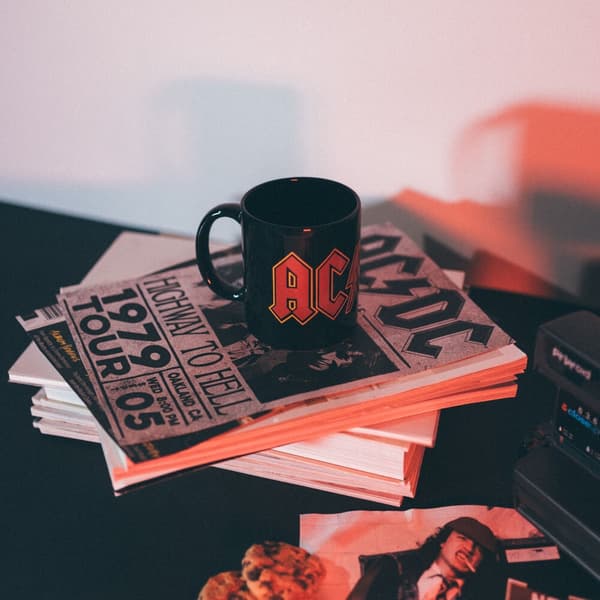 AC/DC krus 350ml, keramisk kaffekop til fans