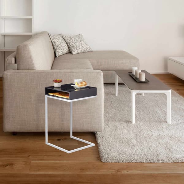 Sidebord med metalben
