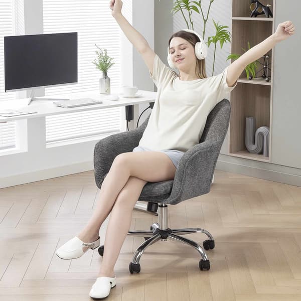 Ergonomisk grå kontorsstol med vrid- och gungfunktion