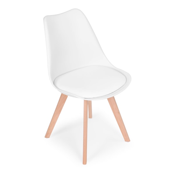 Set med 4 matsalsstolar i vardagsrummet med en dyna i ekologiskt läder ModernHome