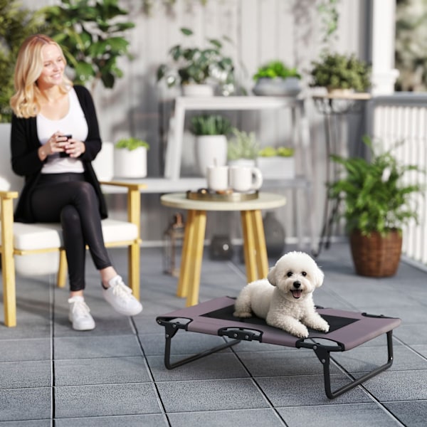 Forhøjet hundeseng Sammenklappelig kæledyrsseng Udendørs hundeseng med meshdesign Åndbar til små og mellemstore hunde Kaffe Oxford 75 x 51 x 18 cm |