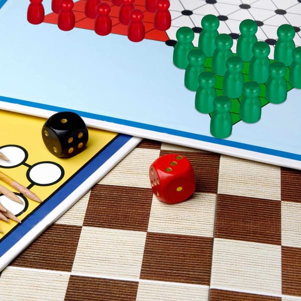 Spelpjäser för brädspel set om 160 st