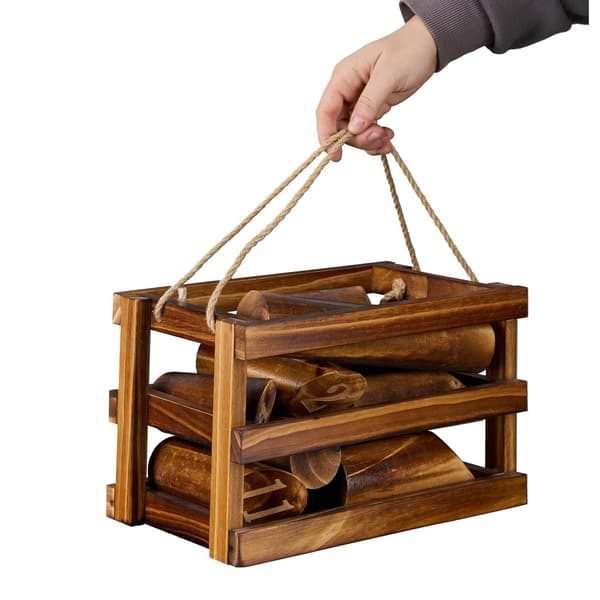 Kuutiopeli puulaatikolla