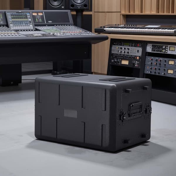 6U rackmonteret flightcase – 260 mm dybde, mikrofonopbevaring