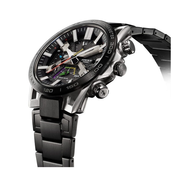 CASIO EDIFICE SOSPENSIONE Mod. RACING MULTICOLOR BLUETOOTH® ION-PLATED STRAP TOUGH SOLAR