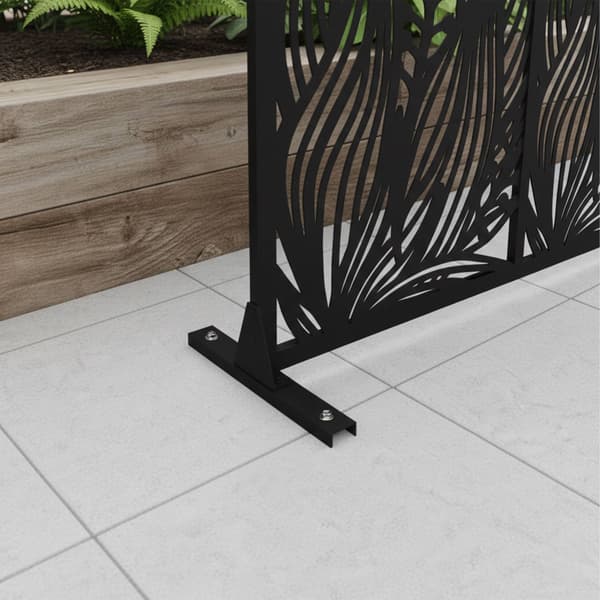 Sort metalskærm til haven – Leaf Design