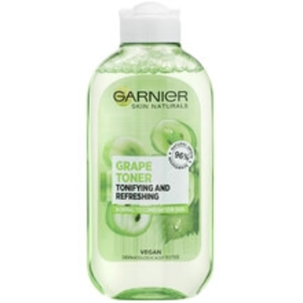 GARNIER - Essentials Refreshing Vitaminized Toner 200ml