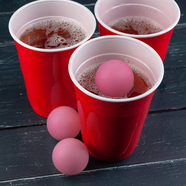 Vaaleanpunaiset Beer Pong -pallot 100 kappaleen sarjassa