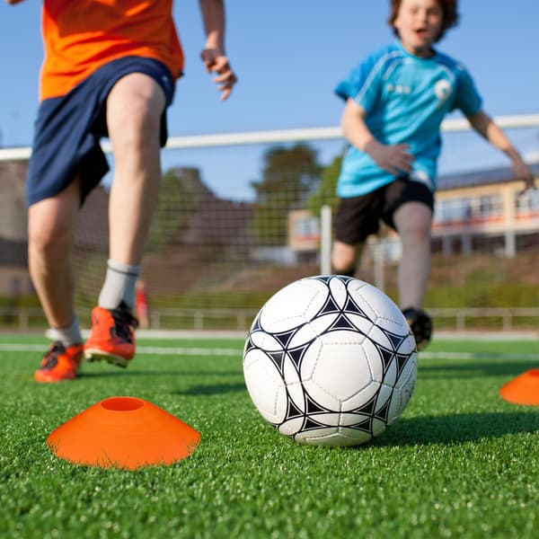 sæt med 50 fodboldmærker