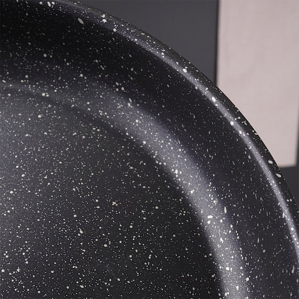 Paistinpannu 28 cm, graniittipinnoite, induktio- ja konepesun kestävä
