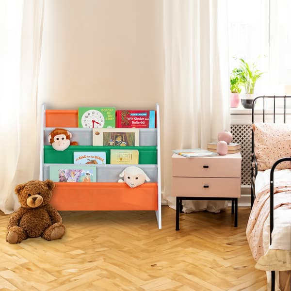 Barnbokhylla med skogsdjursdesign