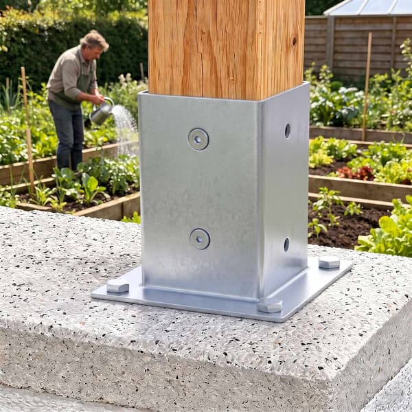 Stolpstöd i galvaniserat stål, set med 4 delar – 70x70 mm