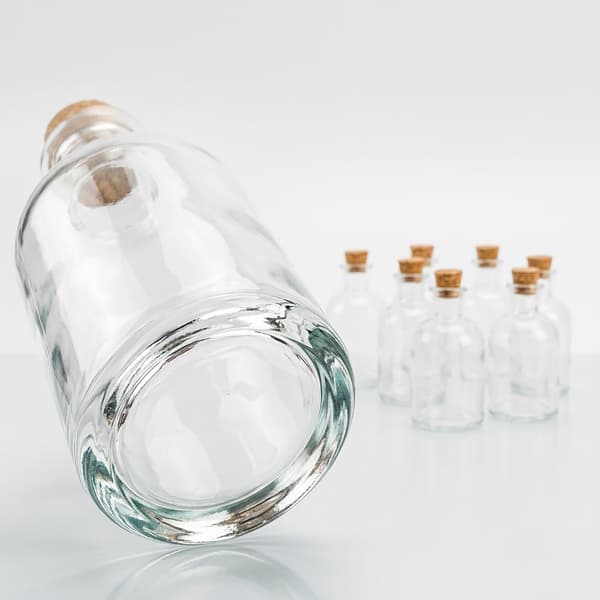 Set med 8 glasflaskor med korkar – 150 ml, runda