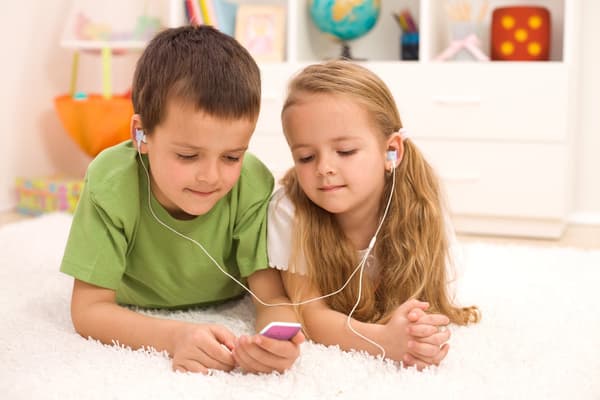 MP3/MP4-afspiller med 8GB hukommelse Pink