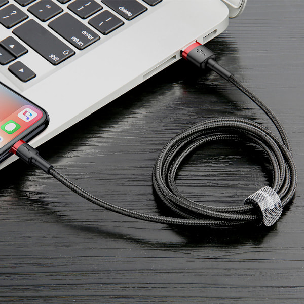 Kestävä joustava kaapeli USB-kaapeli Iphone Lightning QC3.0 2.4A 1M musta ja punainen