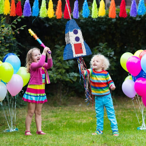Rocket Pinata til børn – Fyldbart festspil