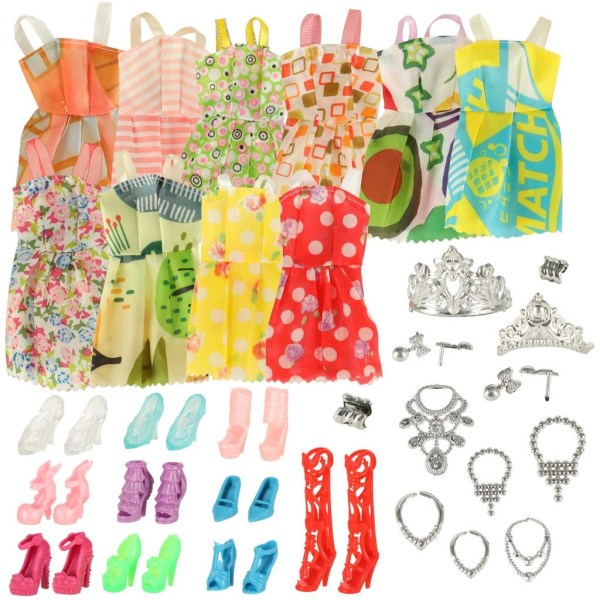 Dockkläder + accessoarer set 43 el.
