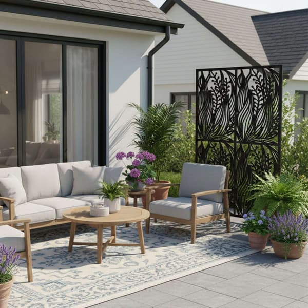 Sort metalskærm til haven – Leaf Design