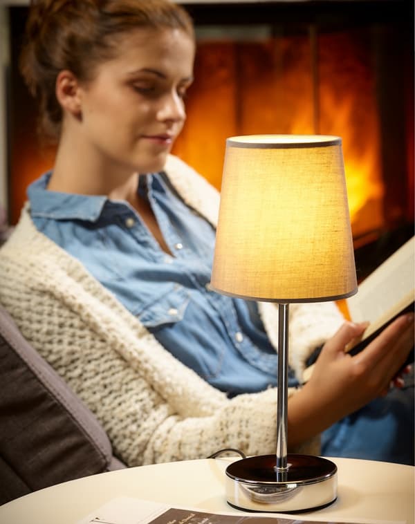 Grå bordlampe med stofskærm, 32 cm