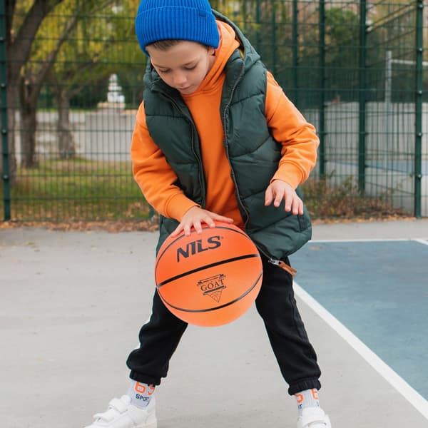 Basket orange, storlek 5, slitstarkt material