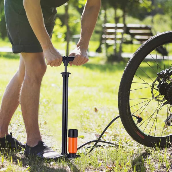 Golvpump med tryckmätare