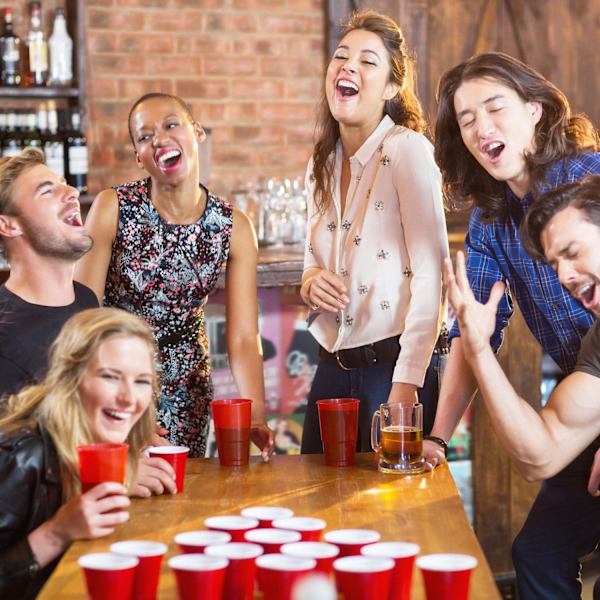 Olut pong-mukit 50 kappaleen sarjassa