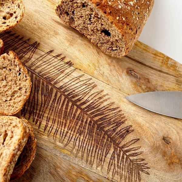 Skærebræt & serveringsbakke i mangotræ med håndtag