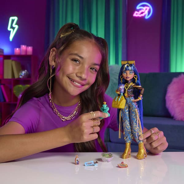 Monster High Cleo-dukke med kæledyrsslange og tilbehør