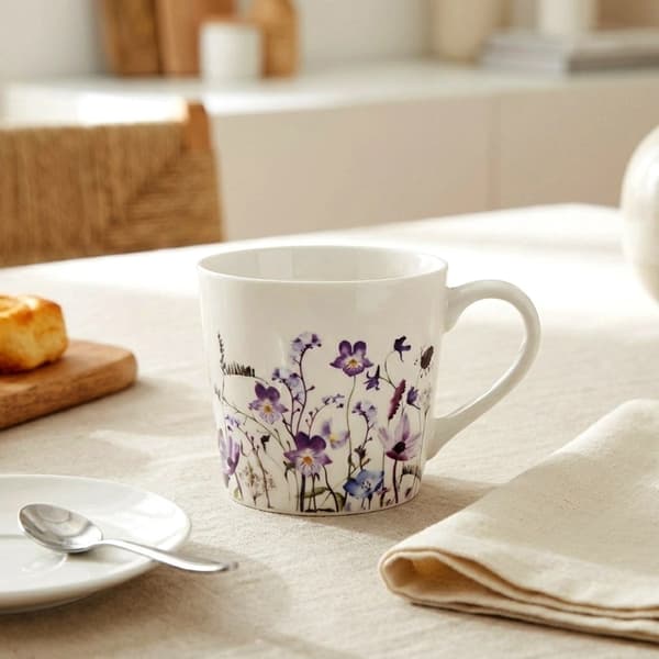 Porslinsmugg med blommönster, 430 ml kapacitet